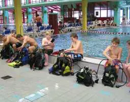 Tauchschnupperkurs im Pool Worms - 5