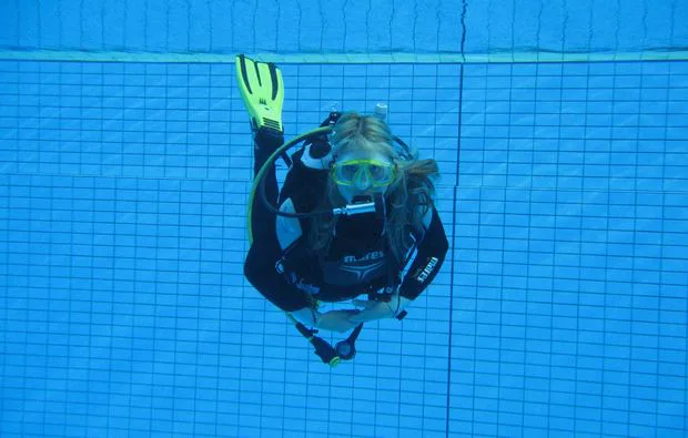 Tauchschnupperkurs im Pool München - 2