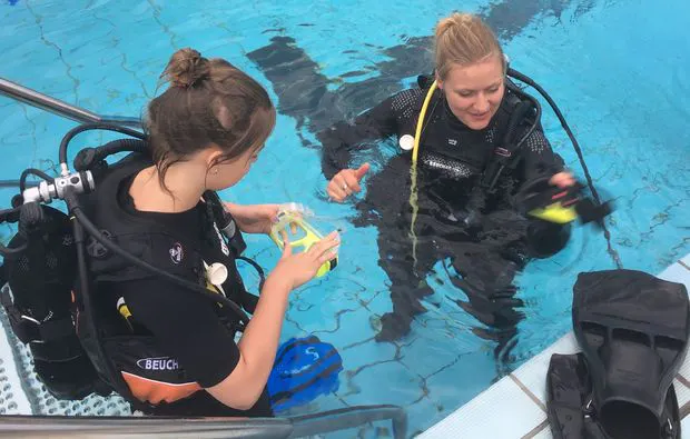 Tauchschnupperkurs im Pool Hochheim am Main - 8