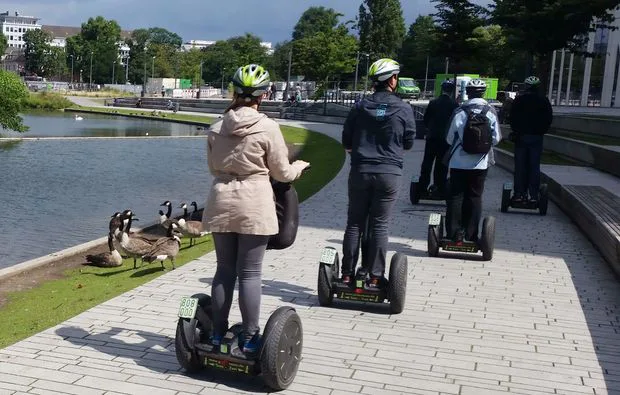 Segway Tour in Düsseldorf (2 Std.) - 2