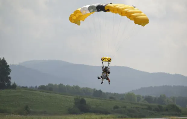 Fallschirm-Tandemsprung Klatovy - 7