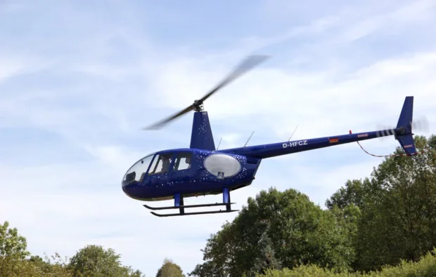 Romantik-Hubschrauber-Rundflug Burbach für 2 (30 Min.) - 4