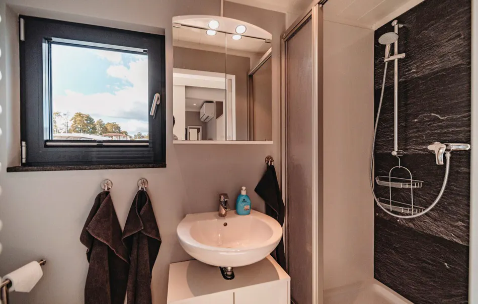 Kurzurlaub Floatinghouse Röblinsee für 4 (2 Nächte) - 6