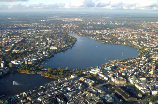 Cessna Rundflug & Candle Light Dinner Hamburg für 2 - 7