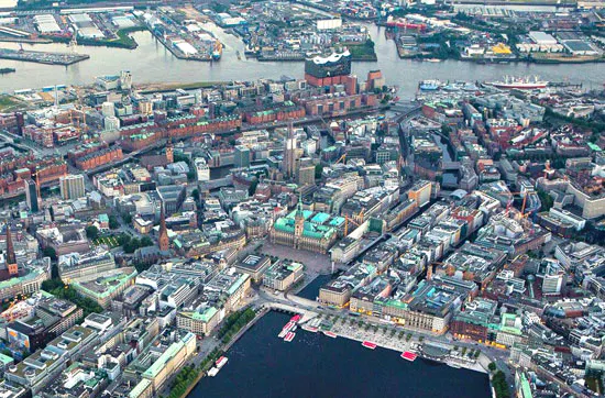 Cessna Rundflug & Candle Light Dinner Hamburg für 2 - 6