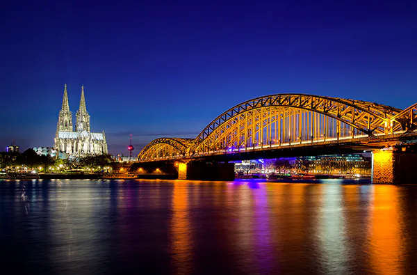 Rheinschifffahrt mit Dinner in Köln für 2