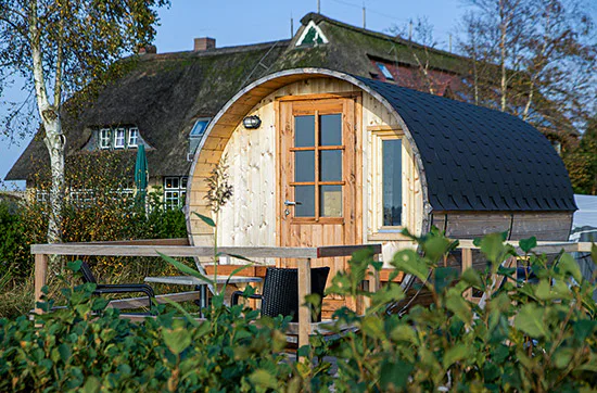 Übernachtung im Schlaffass am See Ostfriesland für 2