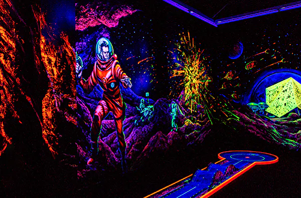 Schwarzlicht Minigolf Asperg für 4 - 5