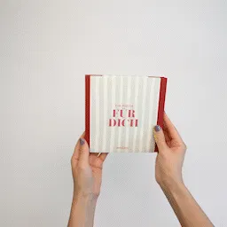 Geschenkbox verpacken