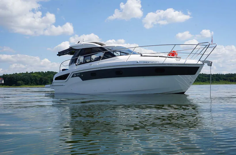 Motoryacht Waren (Family & Friends - 2 Std.)