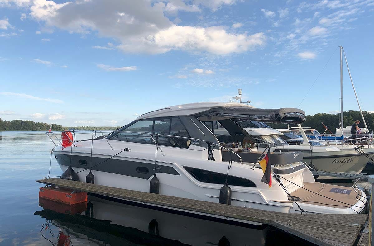 Motoryacht Waren (Family & Friends - 4 Std.) - 5