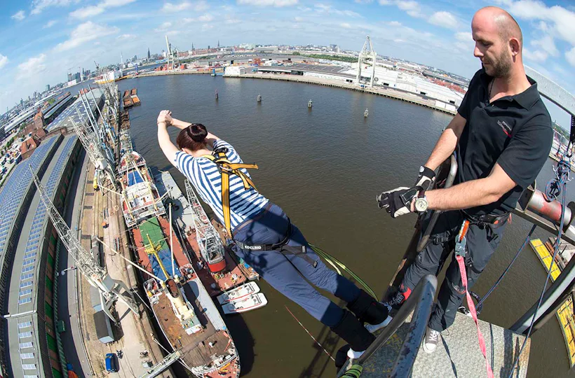 Bungee Jumping Hafenkran Hamburg