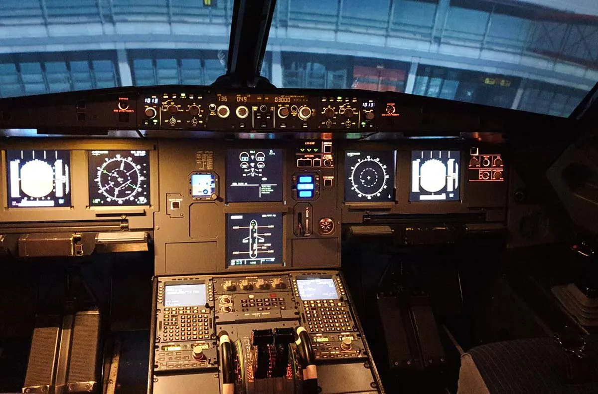 Flugsimulator Hamburg (A320 - Economy lang) - 2