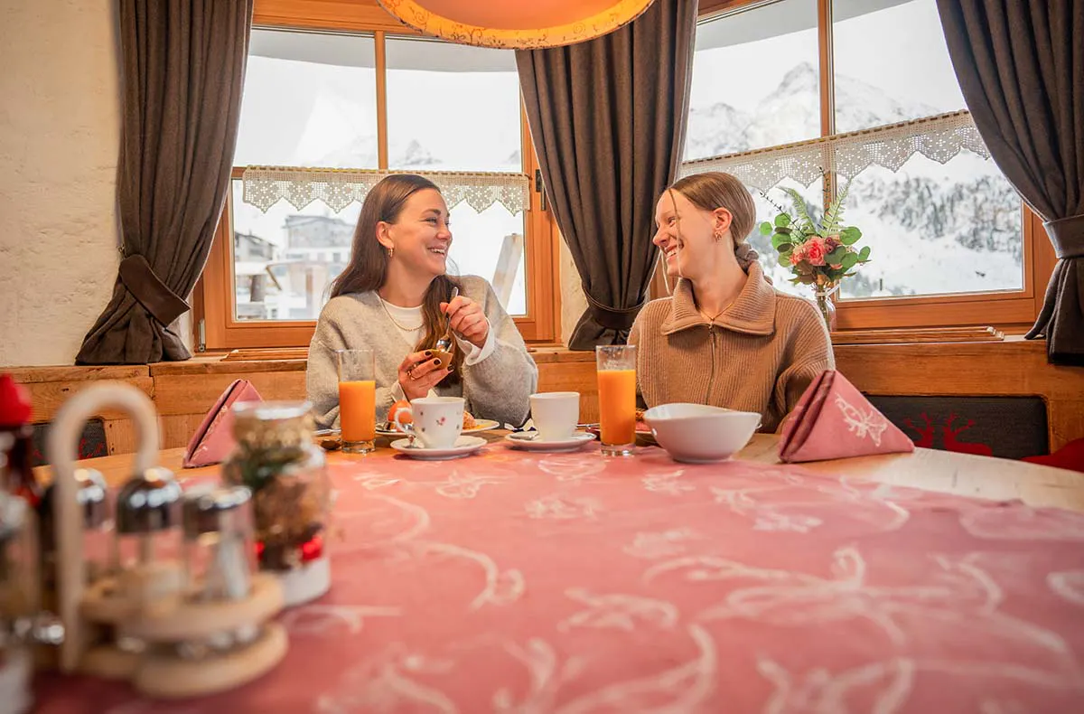 Iglu-Übernachtung mit Kinoerlebnis für 2 (1 Nacht) - 13