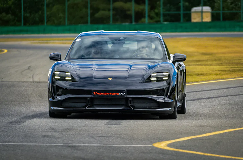 Renntaxi Ostrovacice (Porsche Taycan)