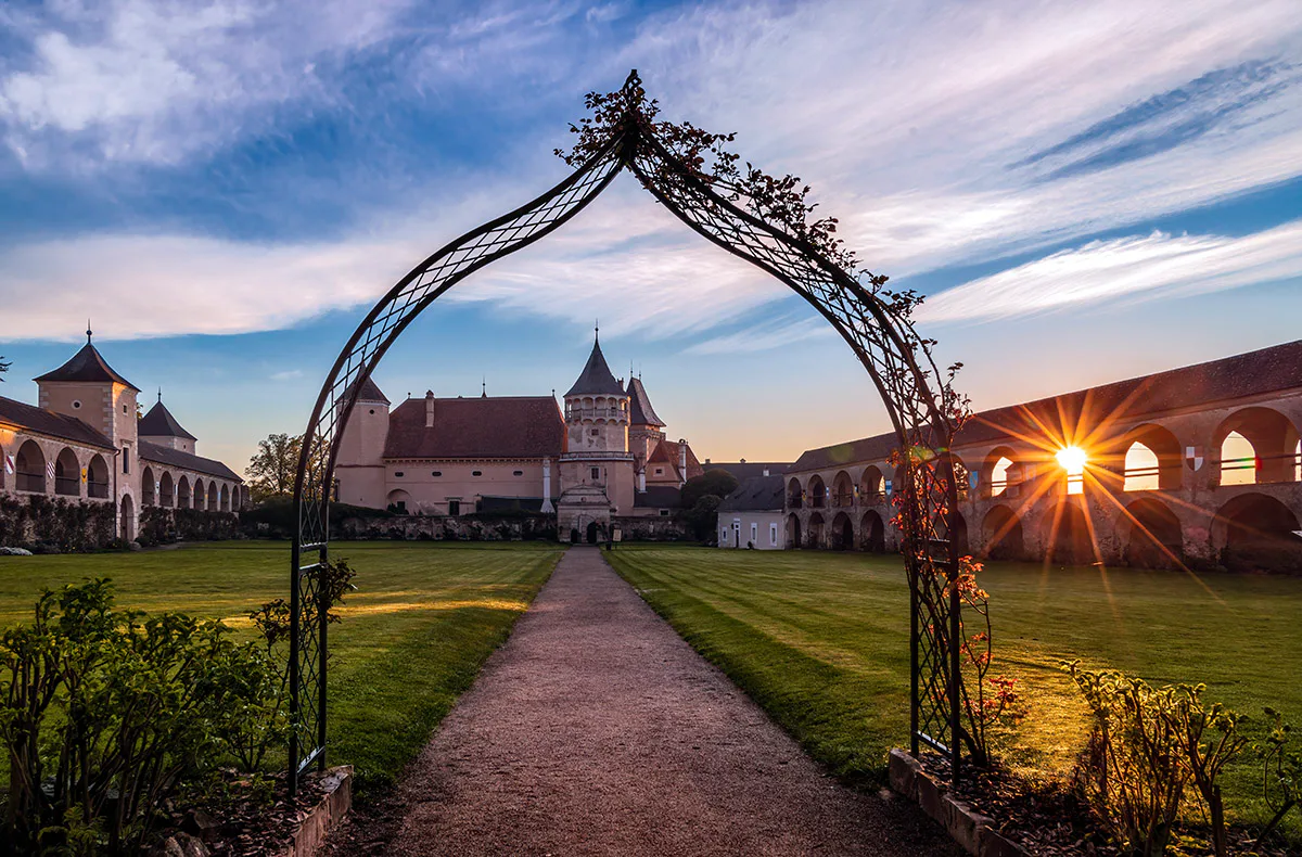 Schlosshotel Candle Light Dinner Rosenburg - 5
