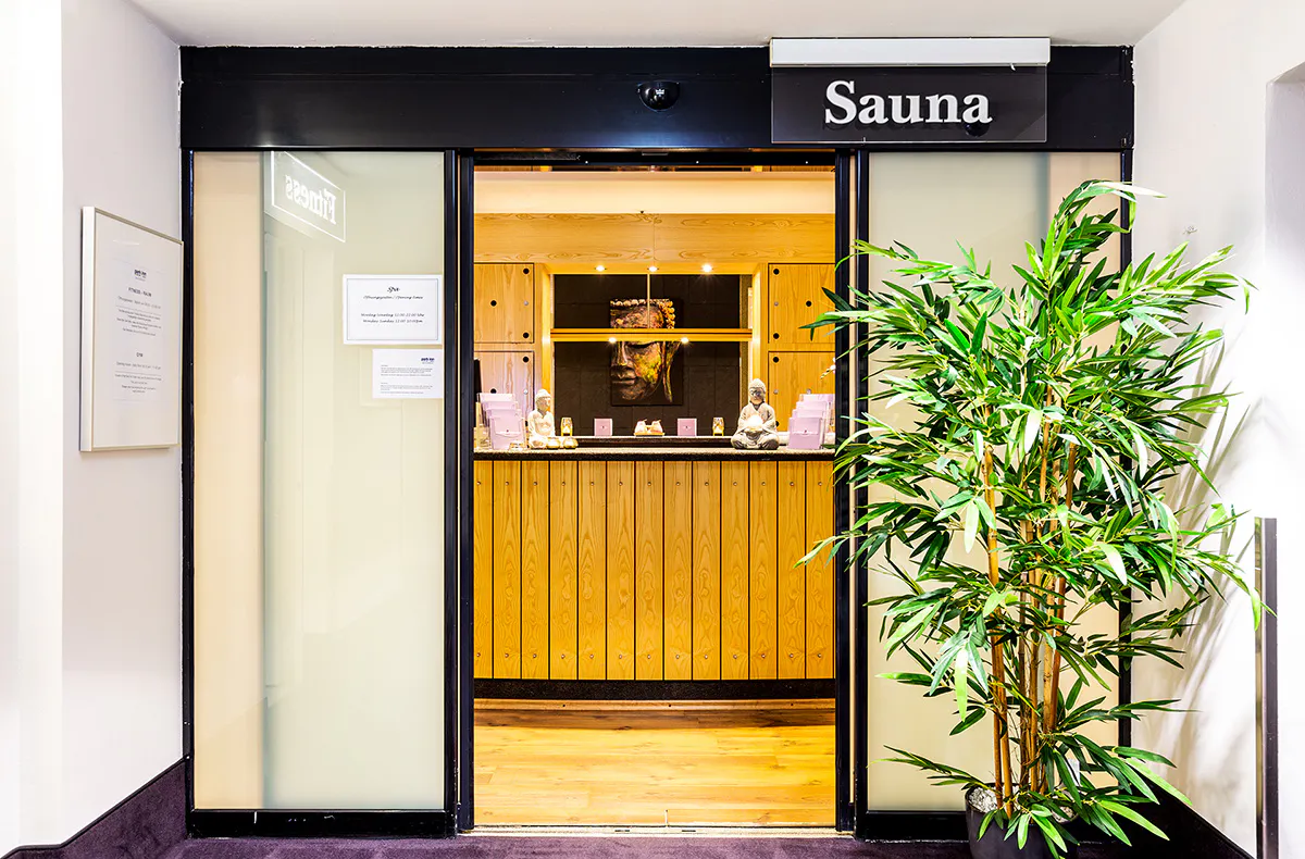 Hotstone Massage mit Spa Berlin - Alexanderplatz - 7