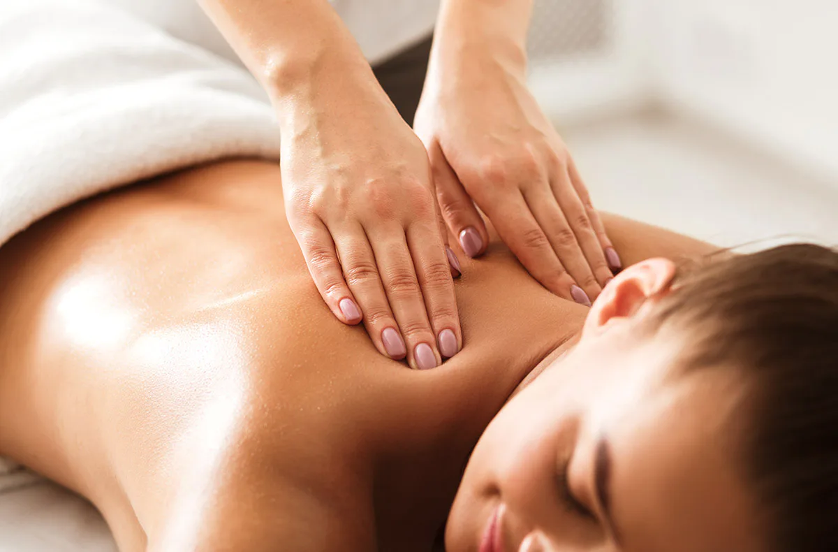 Wellness Massage mit Ganzkörperpackung - 1