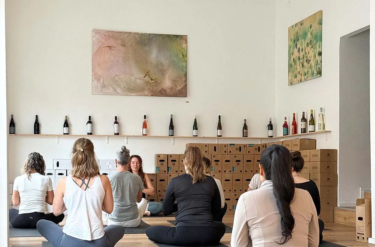 Yoga, Paint & Wine München - 5