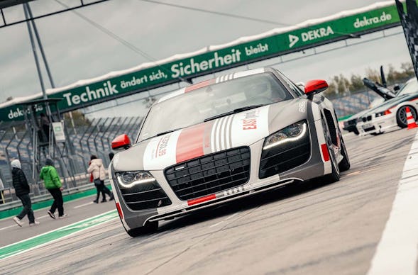 Young Driver im Audi R8 (2 Rd.)