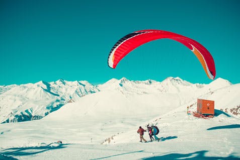 Tandem Gleitschirmflug im Winter